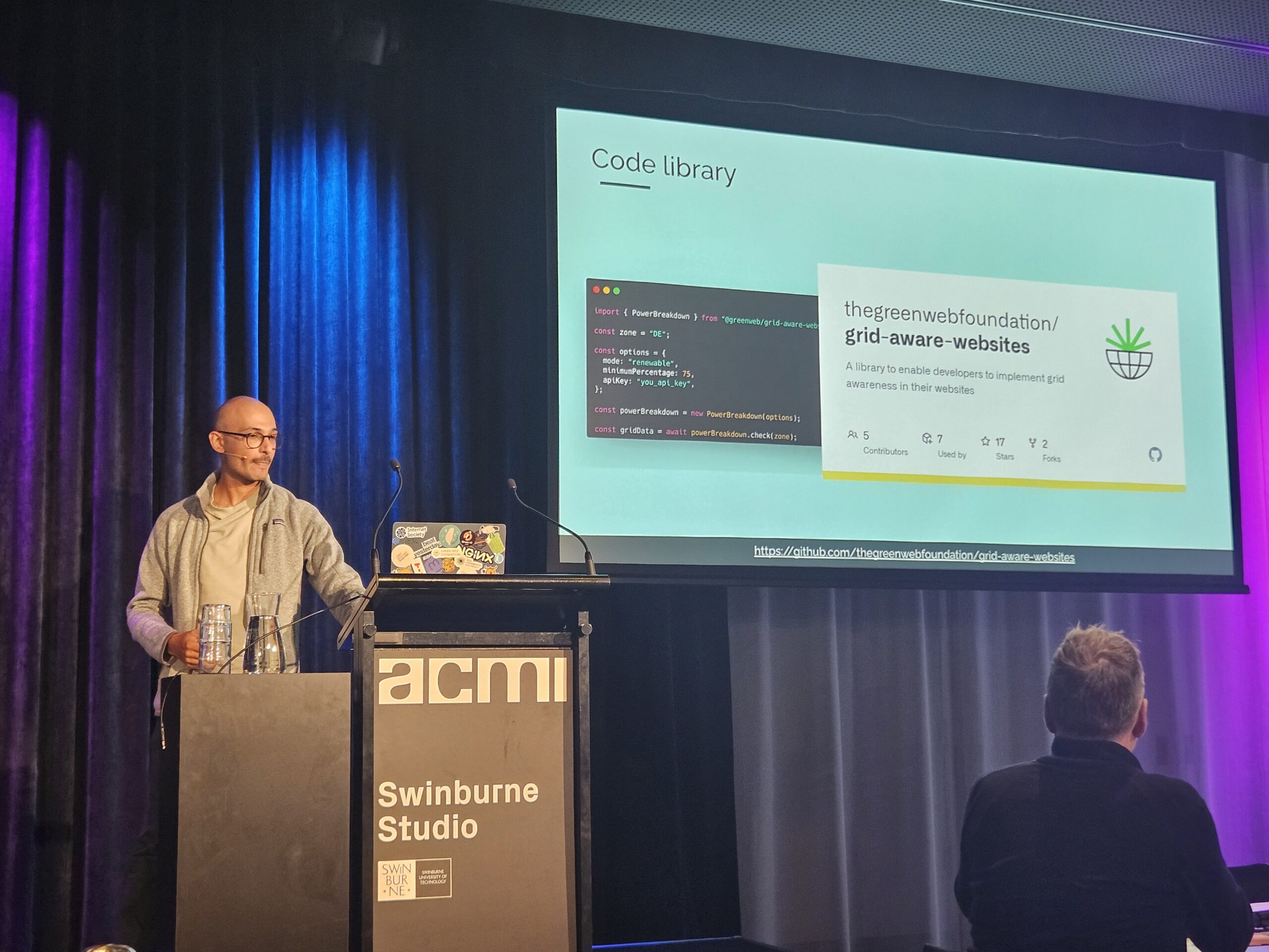 Leaders and code grid aware image